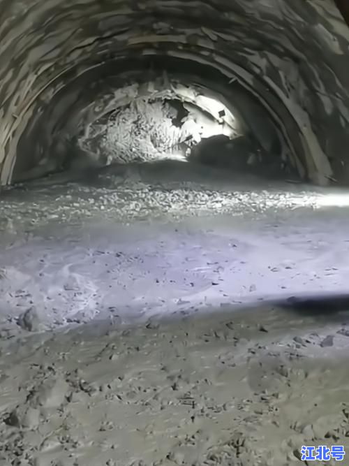 【实拍】郑州隧道进水事件原因调查与救援直击：雨季排水系统问题再引关注